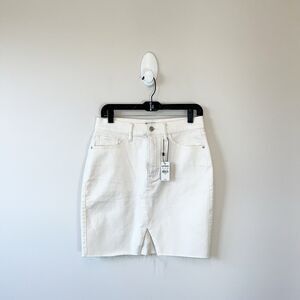 Express Denim Mini Skirt Frayed Hem Cut Out Detail Cream Size 6 NWT’s